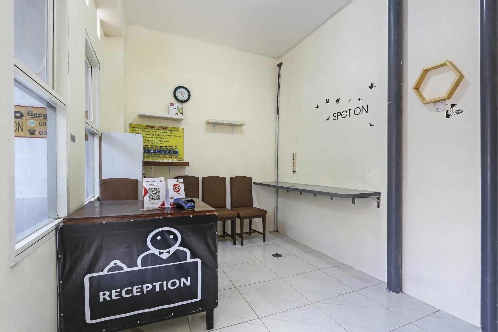 Spot On 90780 Gang Tengah Homestay Syariah Семаранг Екстер'єр фото